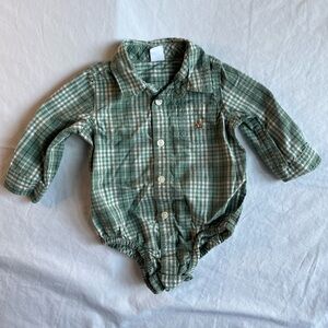 GAP Green Plaid Baby Onesie Size 6-12 Months